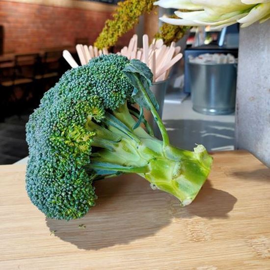 Picture of Broccoli (西兰花) 250g - 300g +/- per pcs