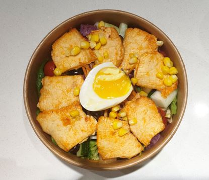 Picture of Famu Healthy Salad Bowl with Chicken Breast